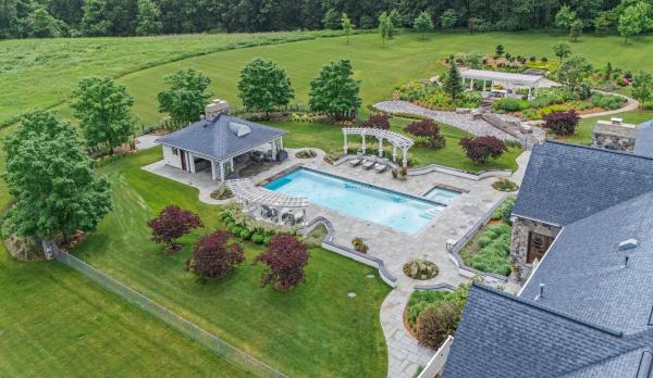 Award Winning Landscape Escape | Pinckney, Michigan